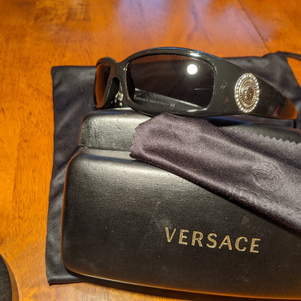 Versace 4044-b sunglasses
